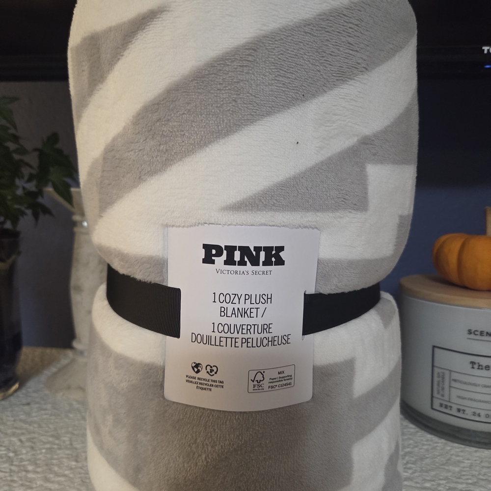 PINK Victoria's Secret Plush Blanket in Gray and White